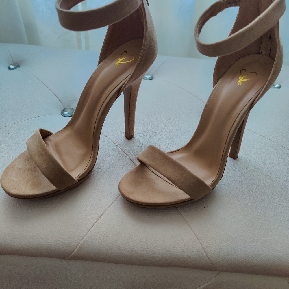 Windsor heels